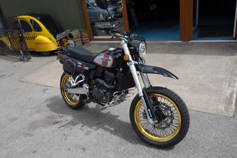 Mash Motorcycles X-Ride 125 Roadster/Retro Petrol Manual Euro 5 (14 ps) 2024/73