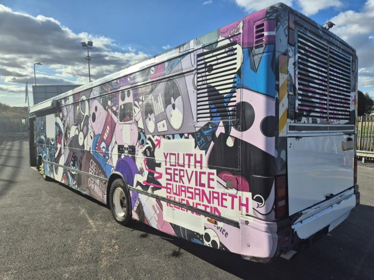 1999 Dennis DART/S-DART/LANCE 4X2 AUTO 13 TON PLAXTON BODY MOBILE YOUTH UNIT C/W SIDE AWNING NA D...