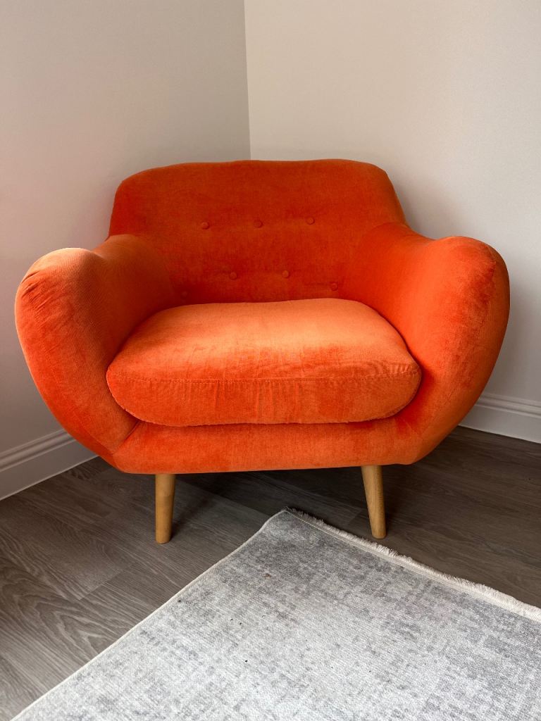 Feature Arm Chair 