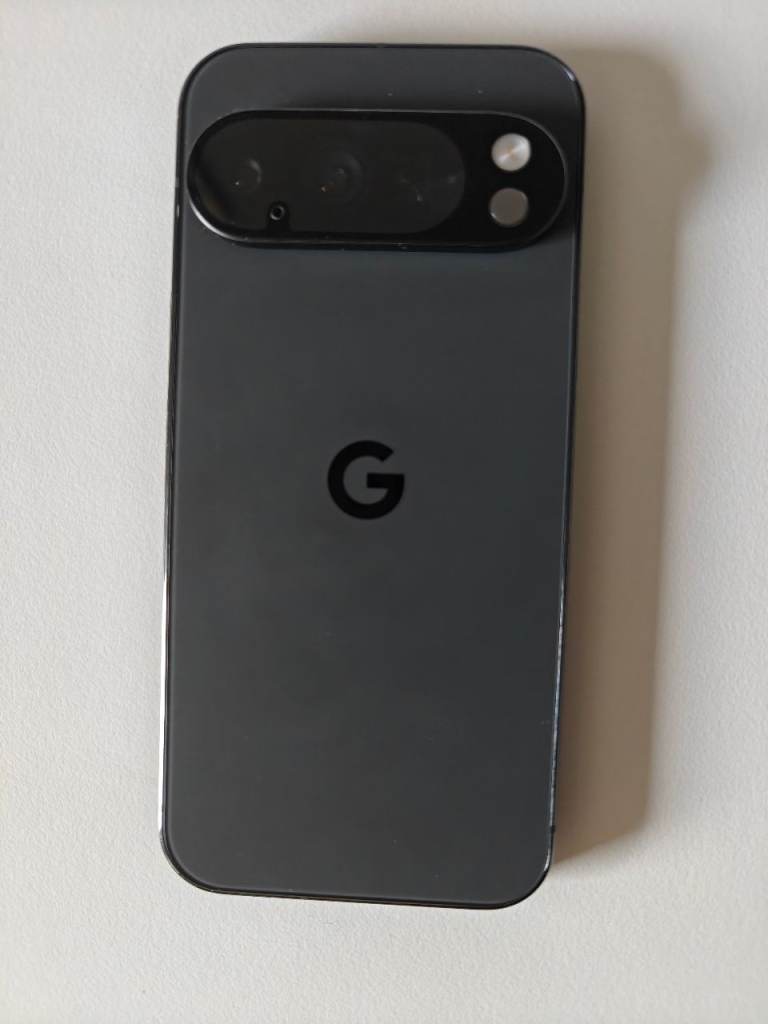 [MINT CONDITION] Google Pixel 10 Pro - 128GB - Obsidian (Only 1 Week Old!)
