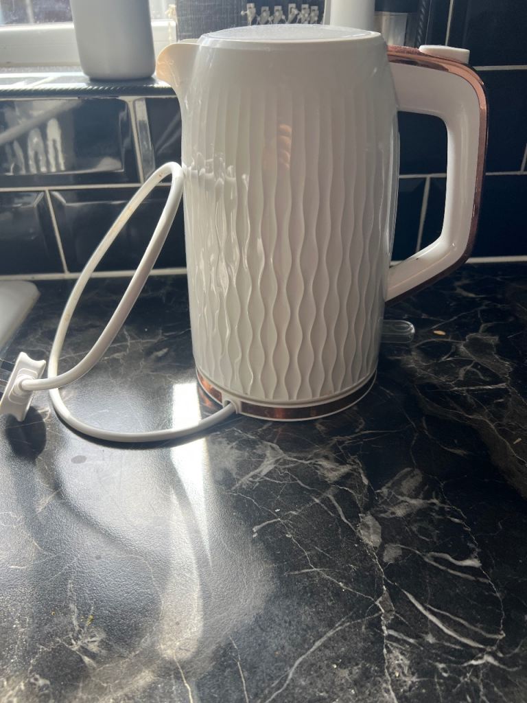 White Kettle