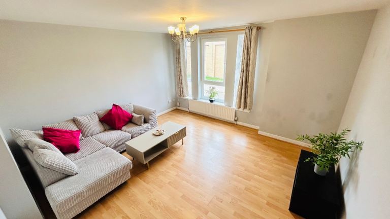 Beautiful 2 bed furnished flat
