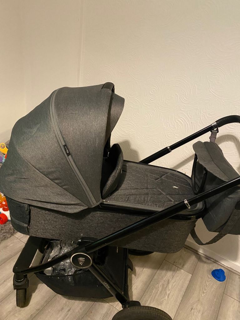 Venicci travel system 