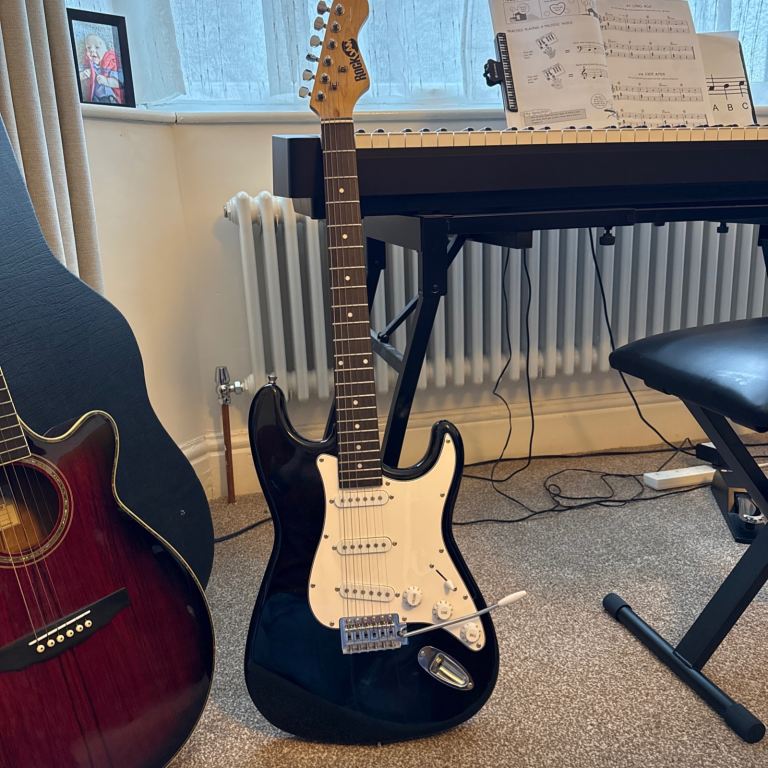 Rock Jam electric guitar full size working