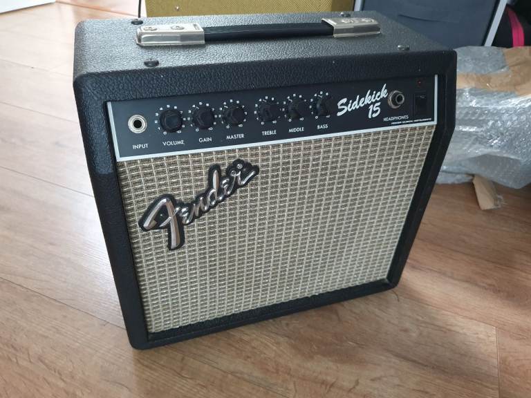 Fender sidekick 15 guitar amp