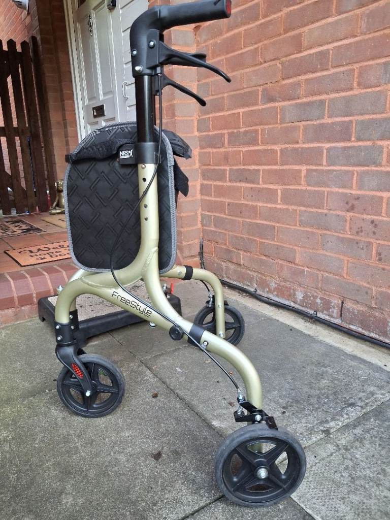 Freestyle 3 wheel walker/ Rollator