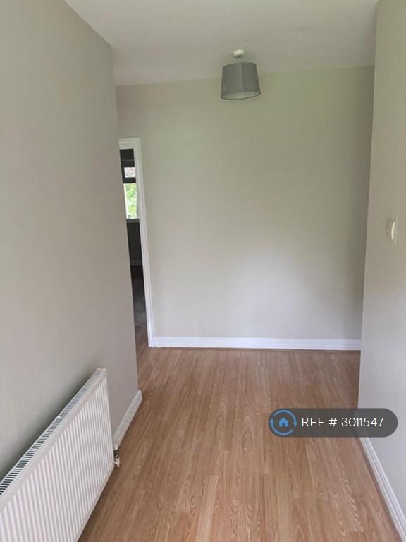 2 bedroom flat in The Avenue, Wembley, HA9 (2 bed) (#3011547)