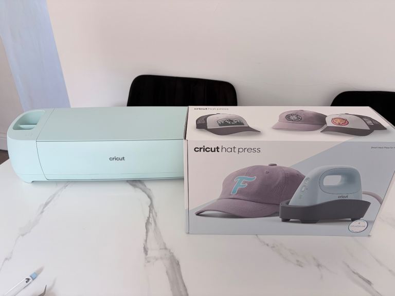 Cricut Explore 3 Bundle + Cricut Hat Press + Accessories