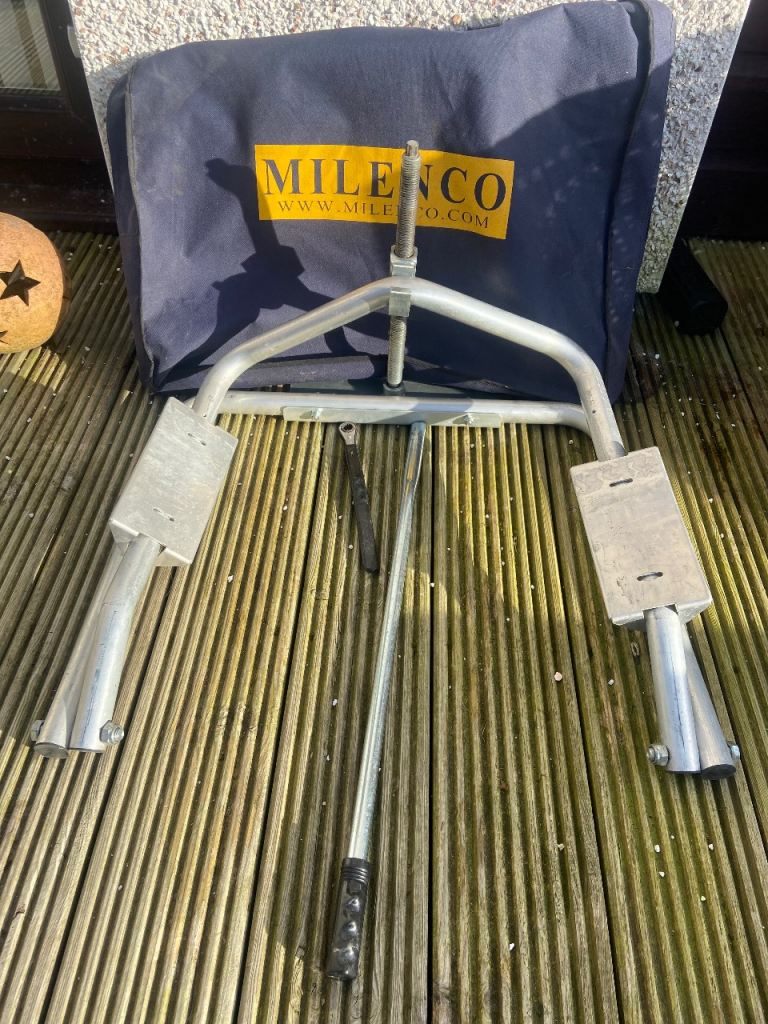 Milenco  caravan level