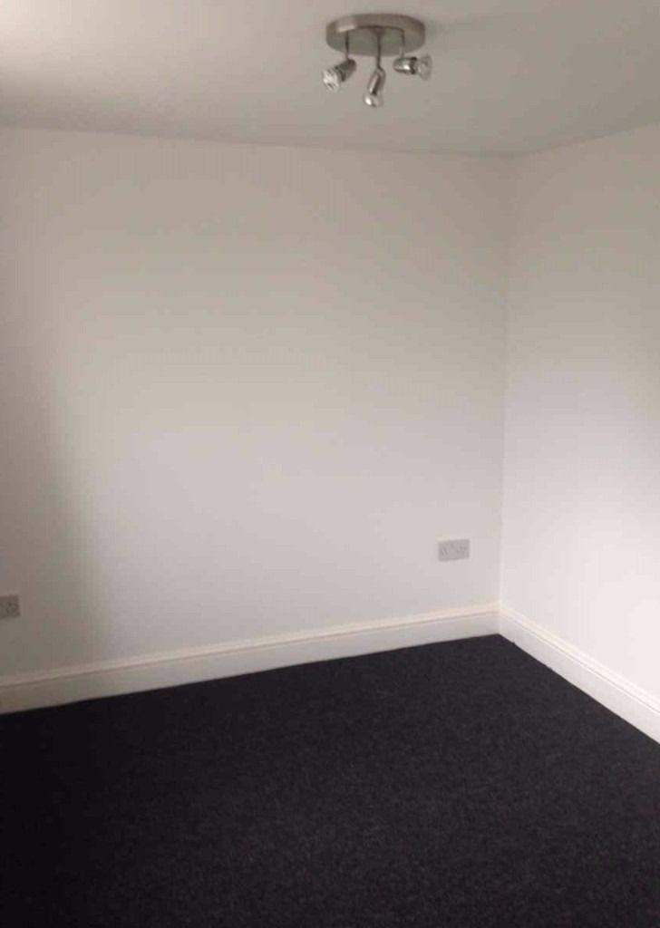 (Refurbished) ..AVAILABLE NOW ! Four (4) BEDROOM House in Heart Of Walthamstow, E17 7JB..£3250pcm