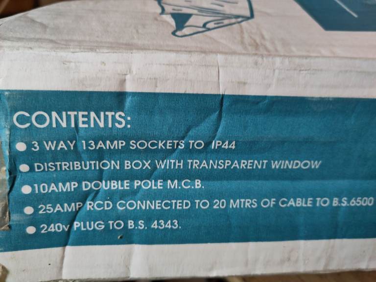 Electrical hookup cable and sockets