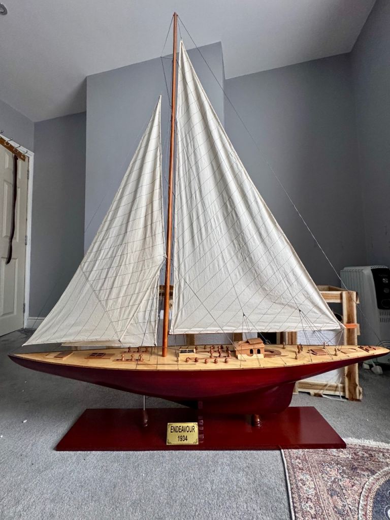 Model Boat Endeavour 1934