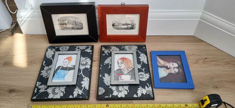 image for Collection of 5 wooden picture frames nw101hr 