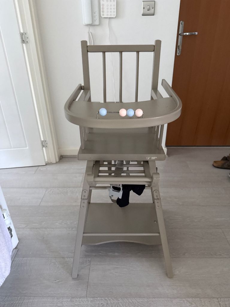 Solid Wooden Baby High Chair – Needs Small Repair