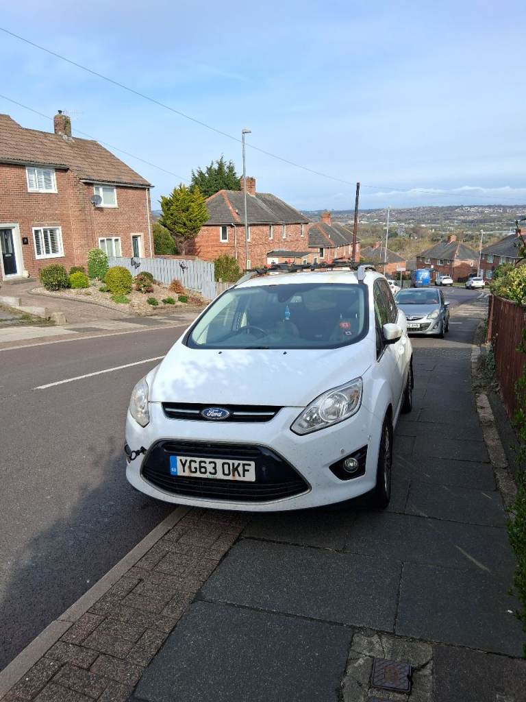 Ford grand c max. 2013 reg. Non runner for spares and repairs