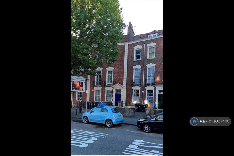 2 bedroom flat in Hotwell Road, Bristol, BS8 (2 bed) (#3007440)