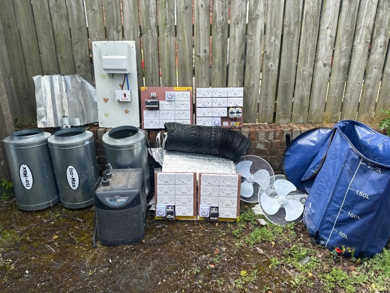 Hydroponic equipment. Job lot