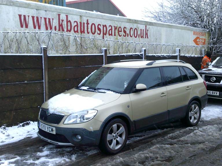 breaking for spares skoda fabia scout 2011 1.6 tdi