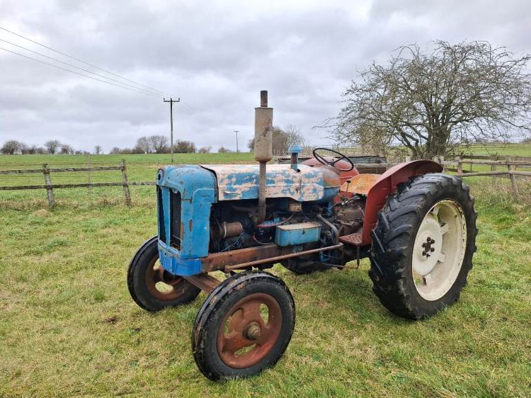 Fordson Super Major - Live Drive - Mechanically sound - great tractor - £2100 ono CAN DELIVER