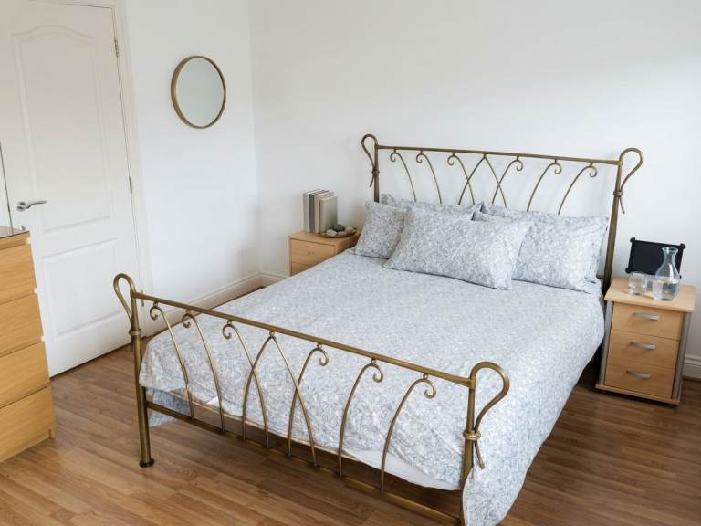 BEAUTIFUL ENSUITE, FURNISHED, DOUBLE BEDROOM TO LET IN BOURNEMOUTH (BH11)