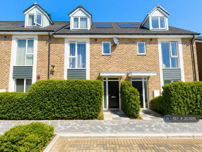 4 bedroom house in Masterman Place, Uxbridge, UB10 (4 bed) (#3031241)