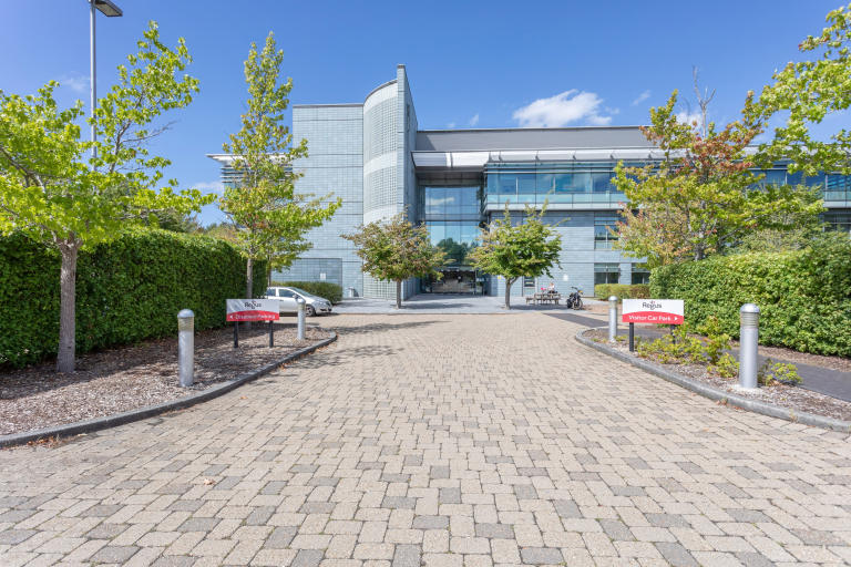 Reading - RG26UB \ Office for Rent with 2 Workstations
