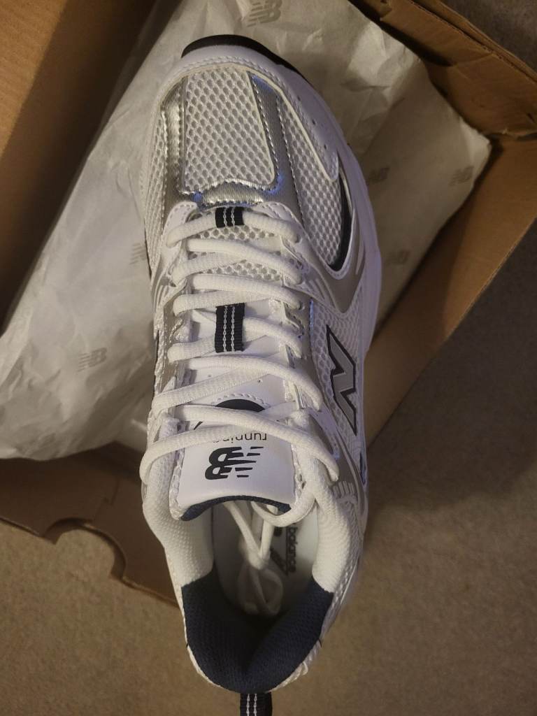 Brand New New Balance 530 silver/navy