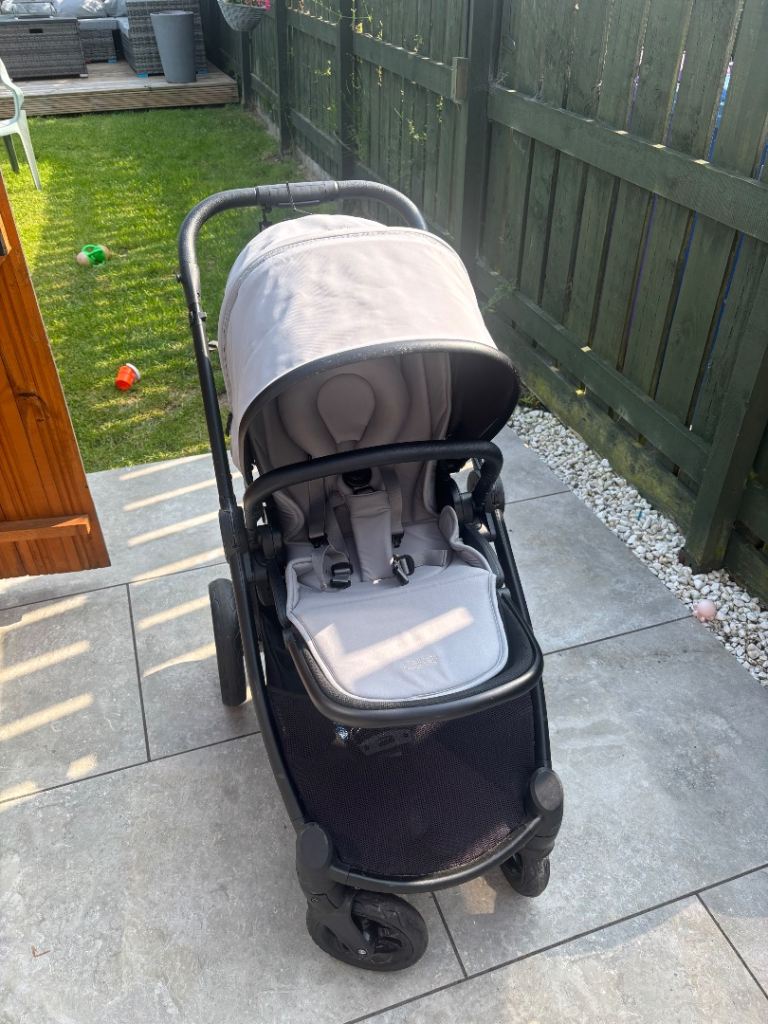 Mamas and Papas Ocarro Pram - Grey, Good Condition