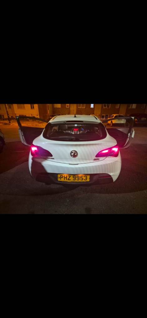 Vauxhall, ASTRA GTC, Hatchback, 2012, Manual, 1956 (cc), 3 doors