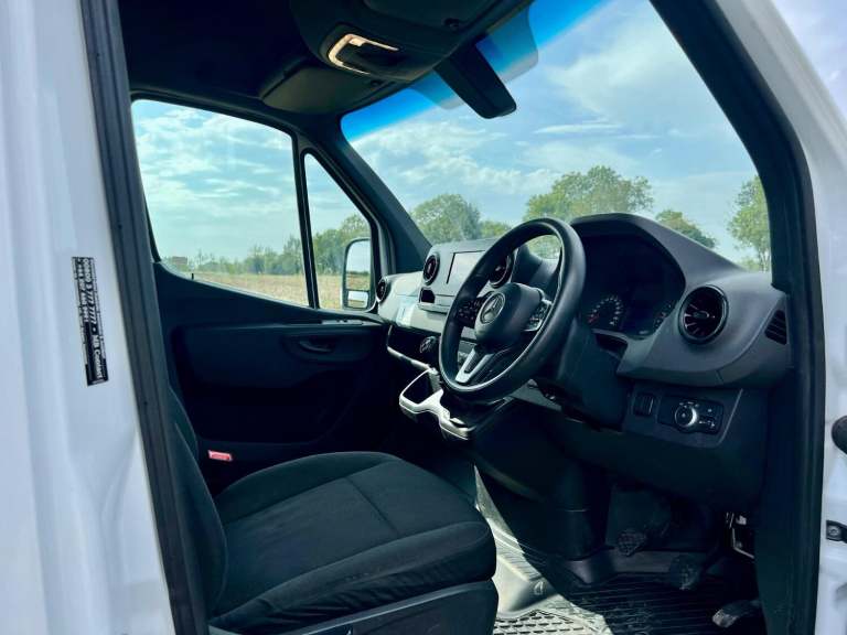 MERCEDES-BENZ SPRINTER L4 XLWB 2.1 316 CDI Window frail van White Manual Diesel