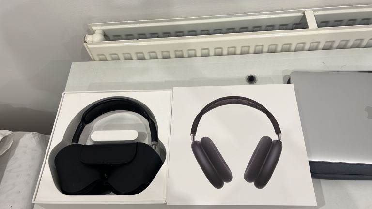 Apple AirPods Max – Space Grey, As Good As New