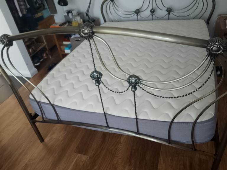 Metal bed frame Only 