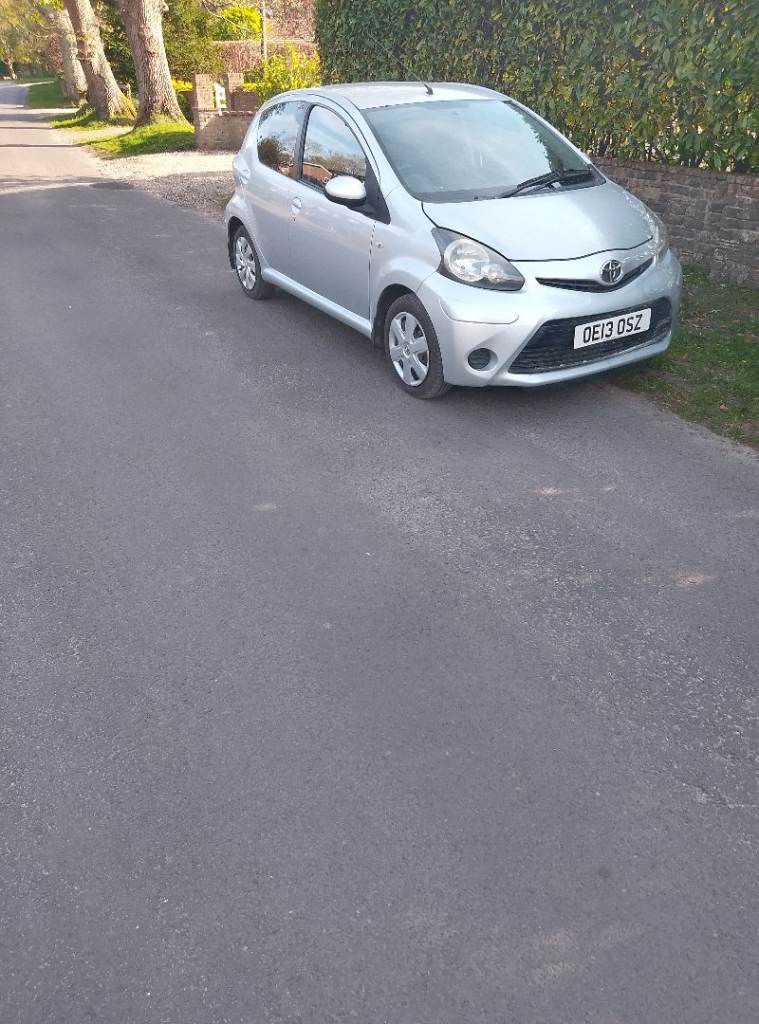Toyota, AYGO, Hatchback, 2013, Manual, 998 (cc), 5 doors