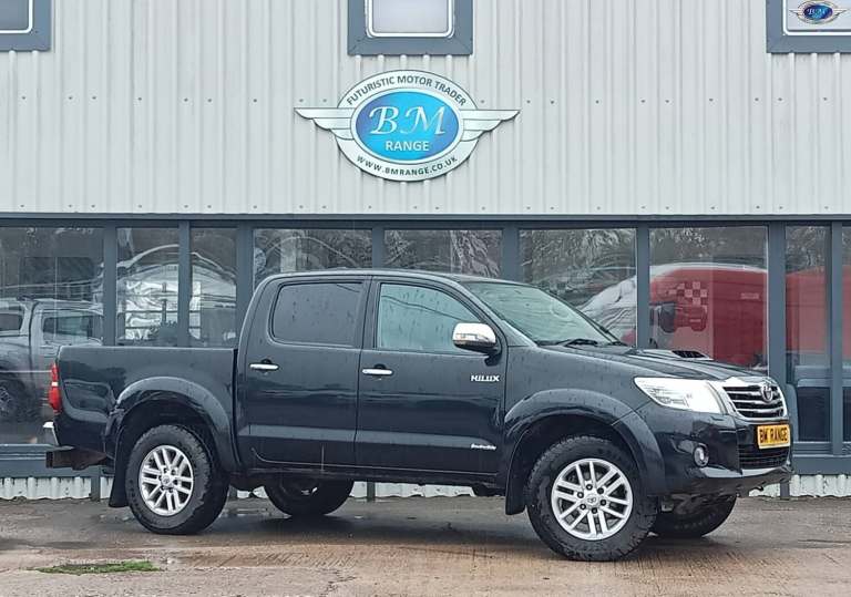 TOYOTA HILUX 3.0 D-4D Invincible Black Auto Diesel 2012