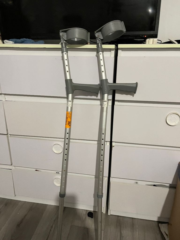 Cooper walking cruches 