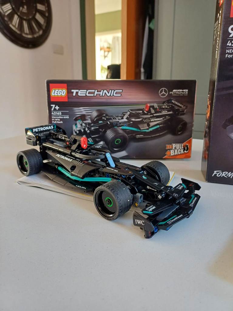 Lego 42165 Mercedes amg F1 pull back car