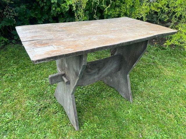 Sturdy Oak Wooden Table 