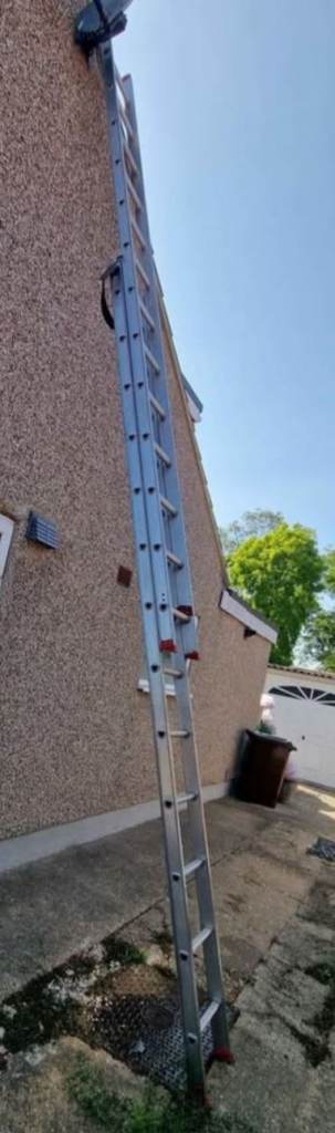 Youngman Extension Ladder - Good Condition