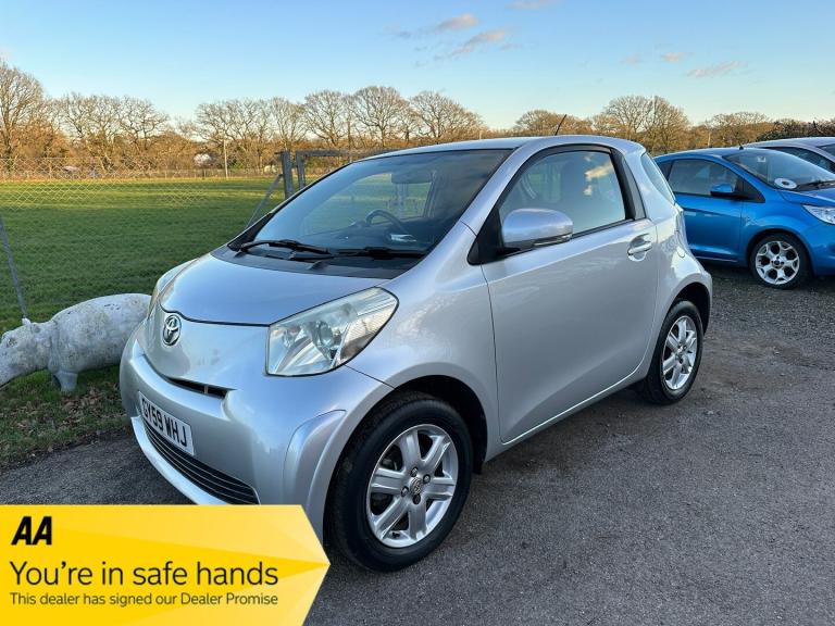 TOYOTA IQ 1.0 VVT-i 2010