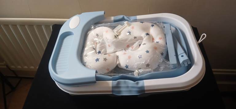Foldable and collapsible baby bath tub