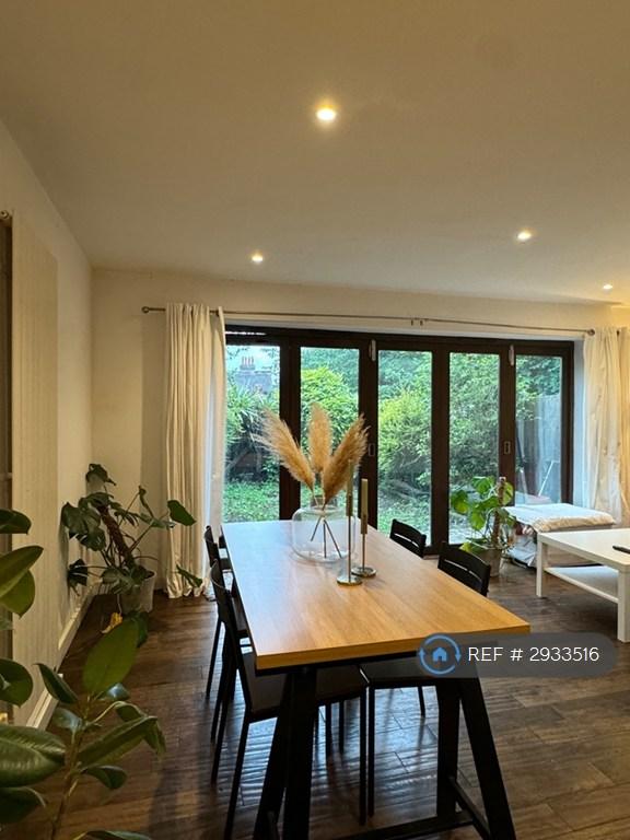 3 bedroom house in Belmont Park Close, London, SE13 (3 bed) (#2933516)