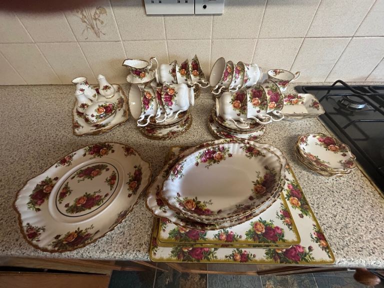 Royal Albert Old Country Roses Tea Set Good Condition