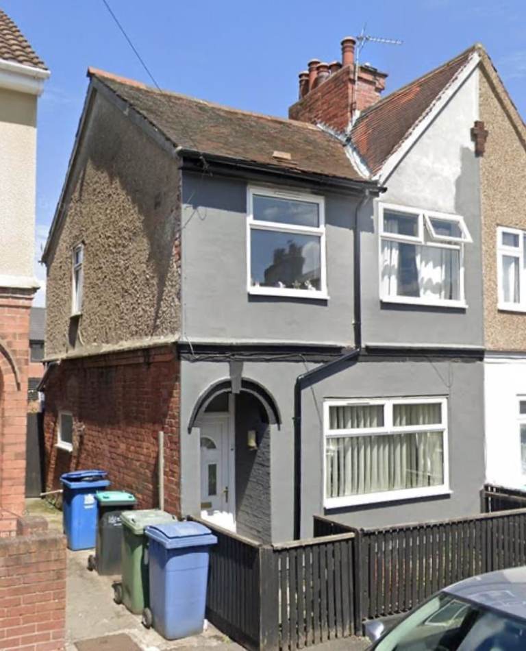 Stunning newly decorated 3 bed property in Mansfield
