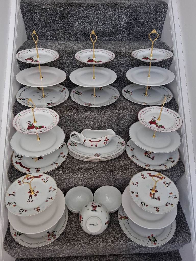 Xmas cake stands with xmas extras