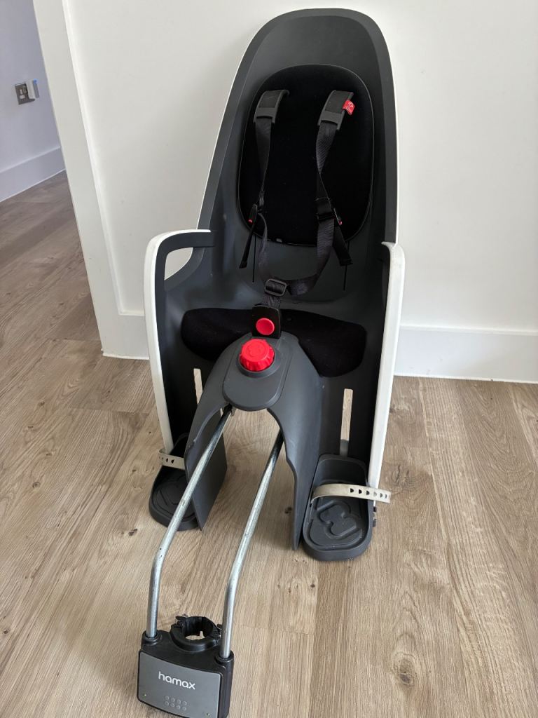 Hamax child seat with lockable bracket 