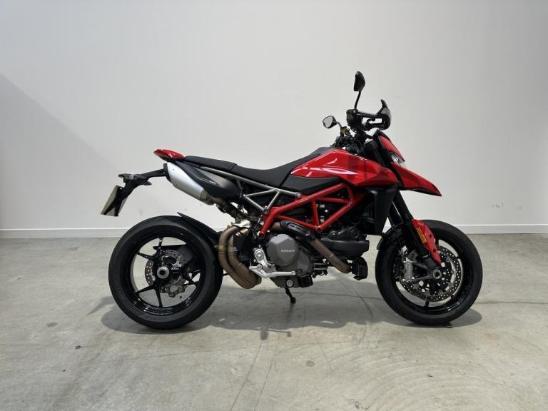 2024 Ducati Hypermotard 950, Ducati Red, Supermoto