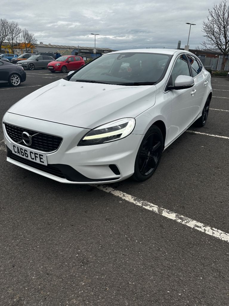 Volvo, V40, Hatchback, 2016, Manual, 1969 (cc), 5 doors