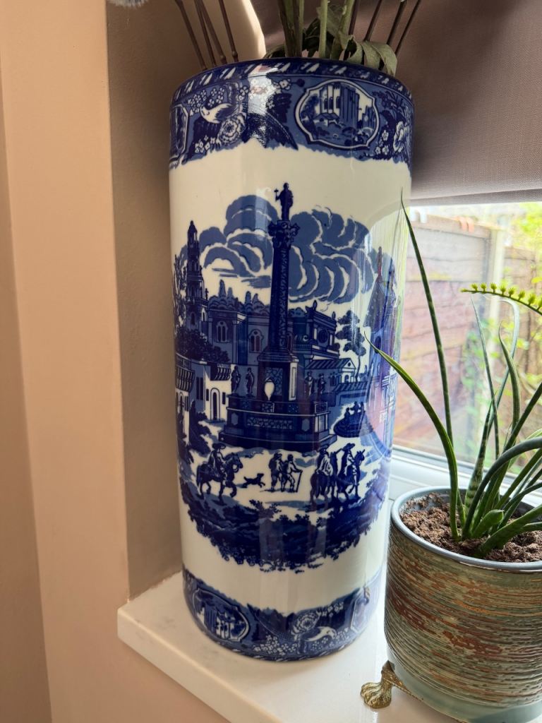 Ceramic blue and white umbrella holder 