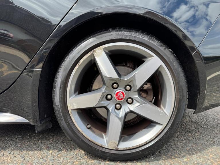 2017 Jaguar XE 2.0d R-Sport Auto Euro 6 (s/s) 4dr SALOON Diesel Automatic