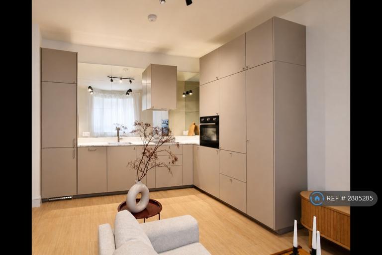 2 bedroom flat in Rotherwood Road, London, SW15 (2 bed) (#2885285)
